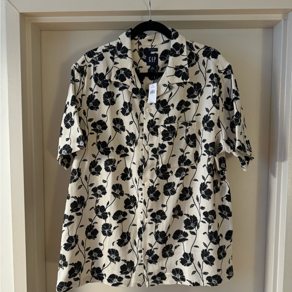 Gap Short-Sleeve Floral Button-Down Shirt
